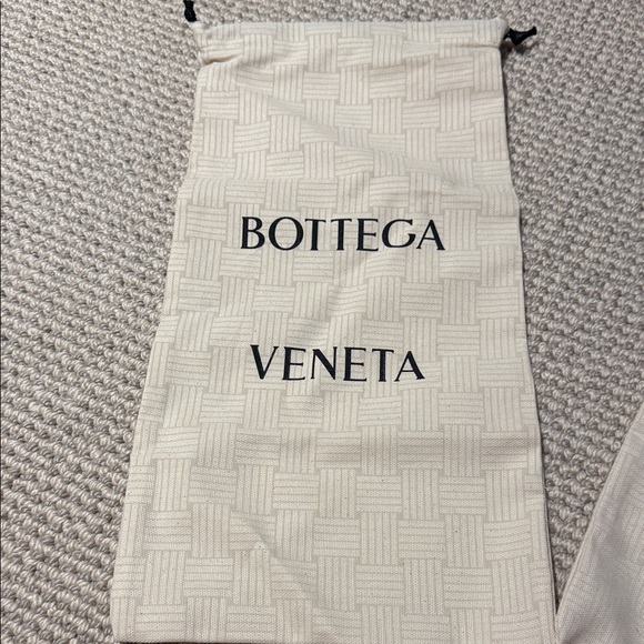 Bottega Veneta Cream Dust Bags with Black Logo - Picture 3 of 3